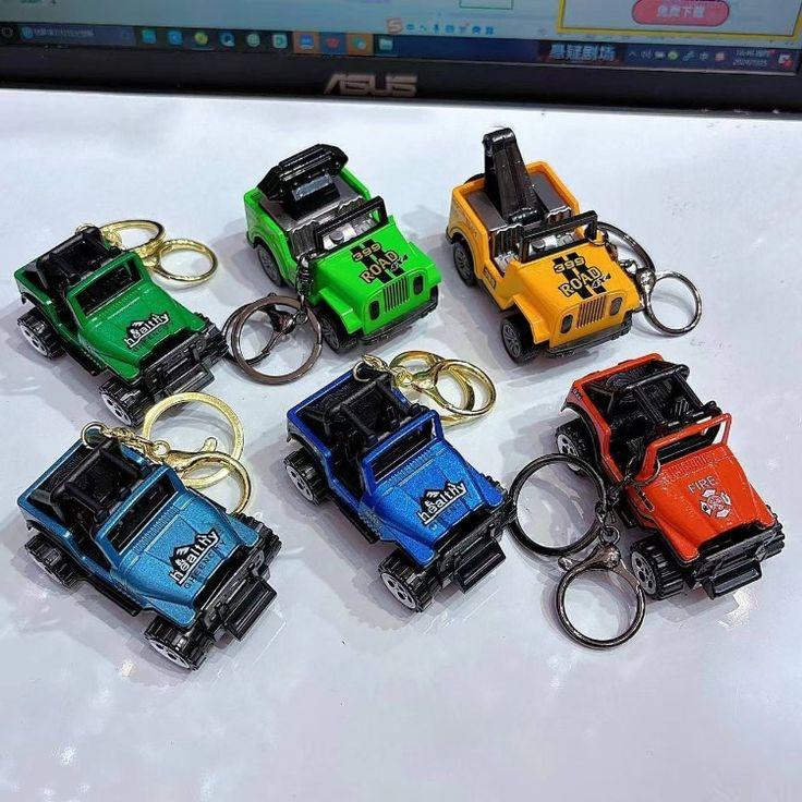 12 pcs - car keychain Net price 45